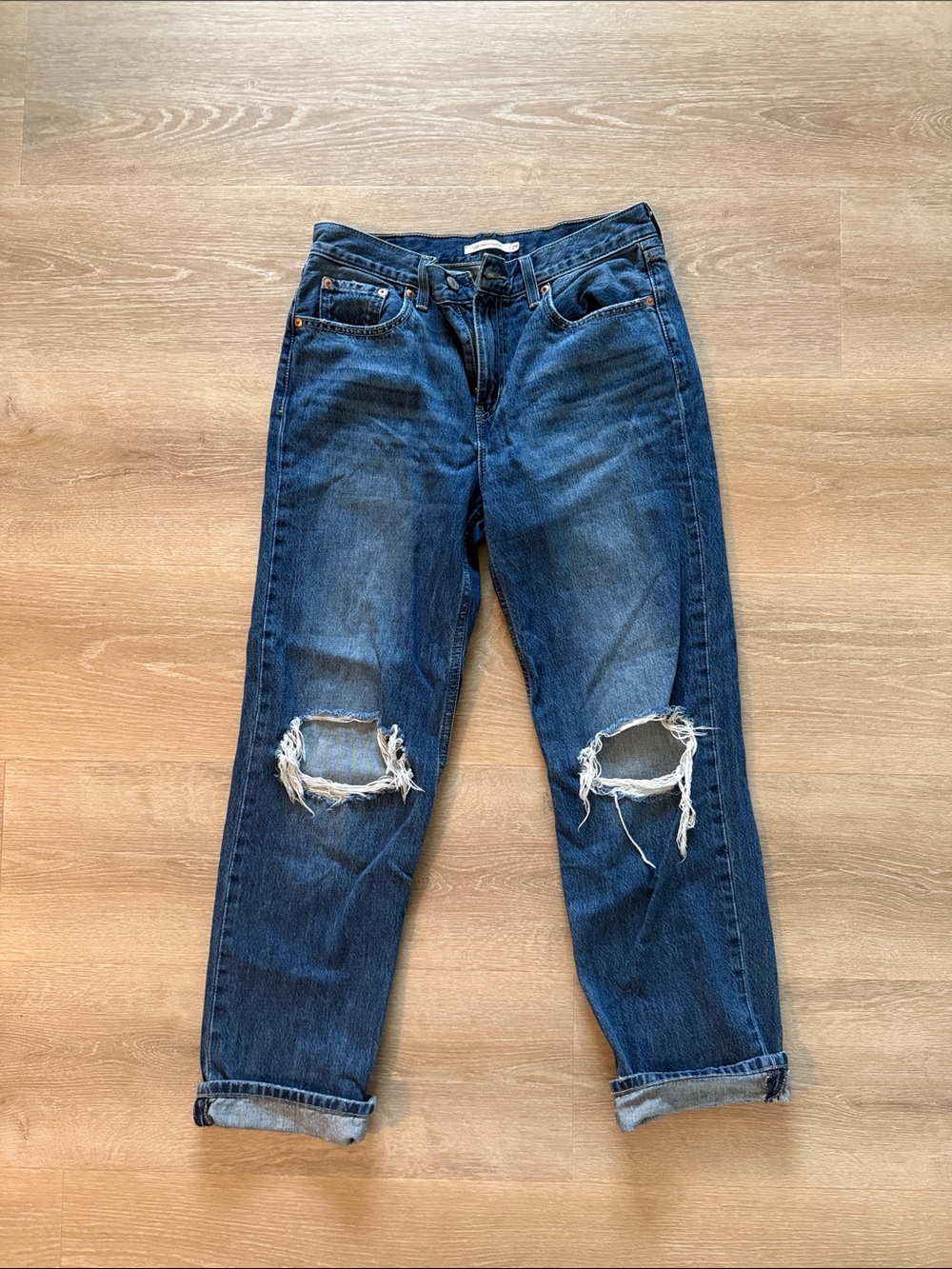 Levi's Dark Blue low pro straight Ripped Knee Jeans